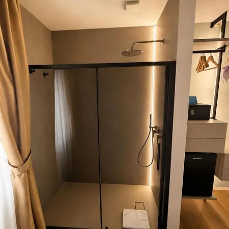 Trevi Steps 4*