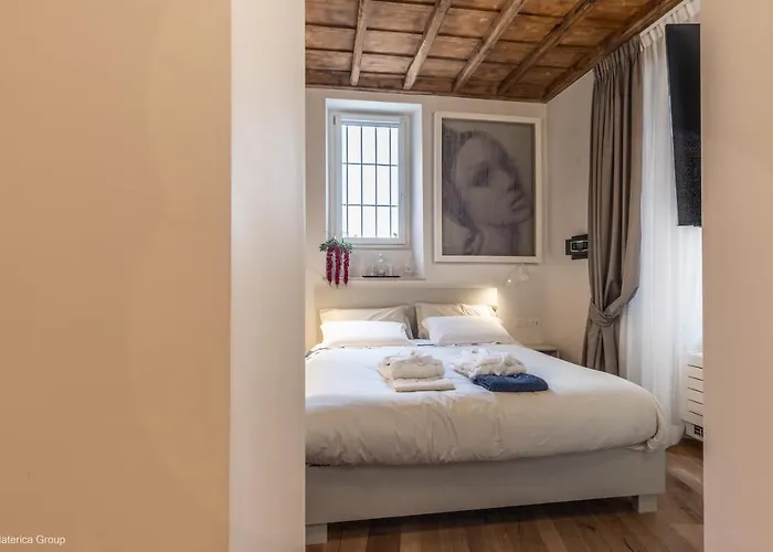 Trevi Steps Guest house 4*